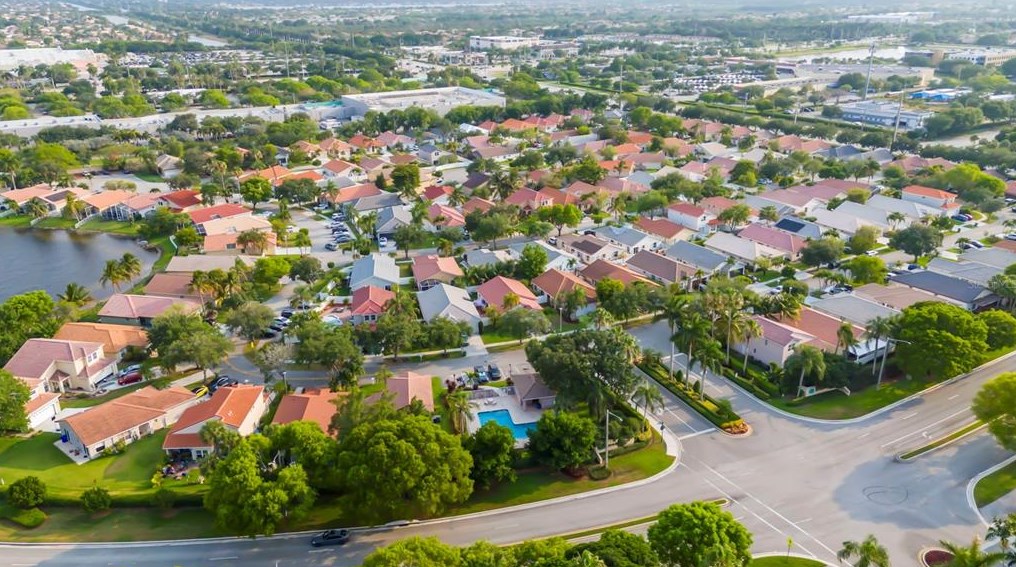 18312 7 St, Hollywood FL 33029-3684 exterior