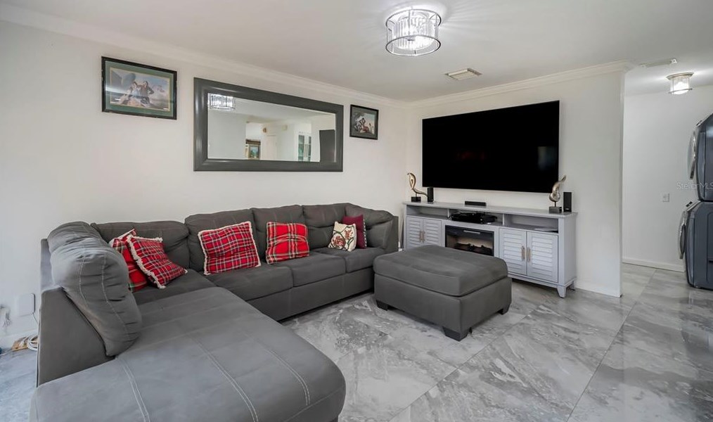 18312 7 St, Hollywood FL 33029-3684 exterior