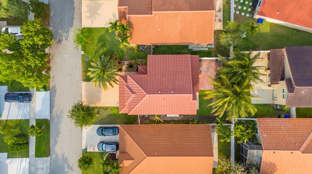 18312 7 St, Hollywood FL 33029-3684 exterior