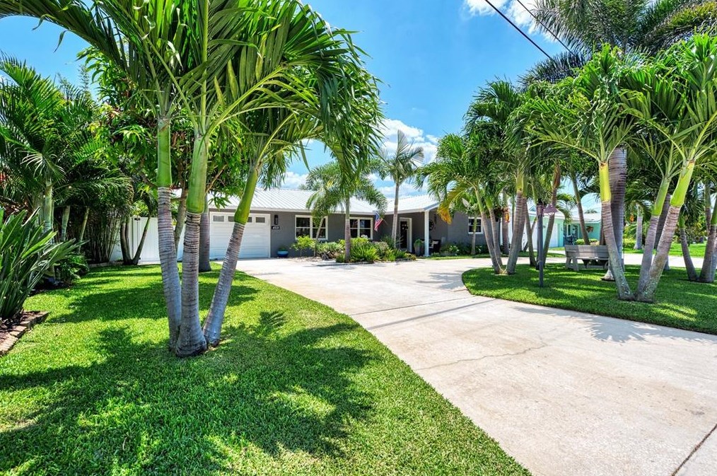 4531 Coral Blvd, Bradenton, FL 34210-2102