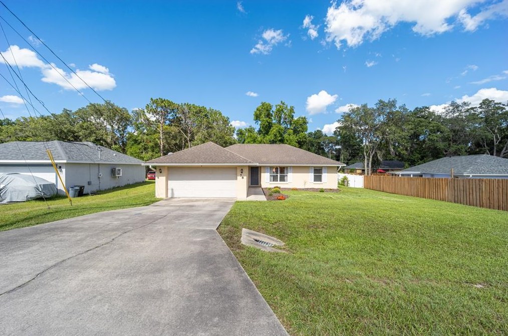78 Juniper Track Dr, Ocala, FL 34480-9599