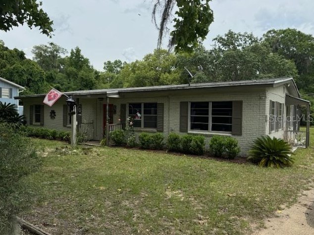 208 Plum Ave, Interlachen, FL 32148