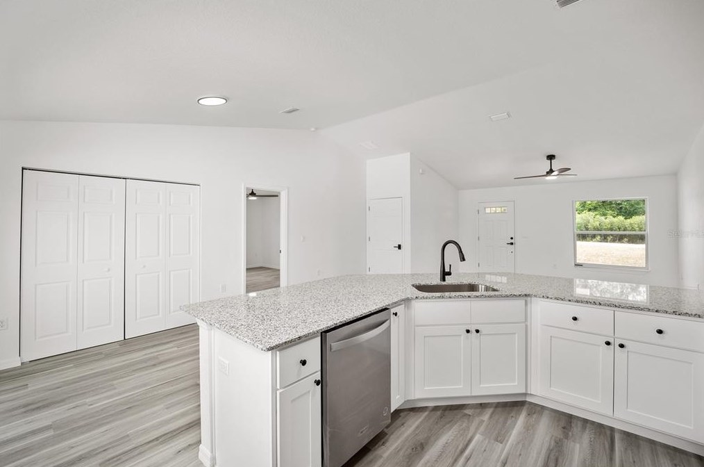 131 Commodore Rd, Dunnellon FL 34431-2214 exterior