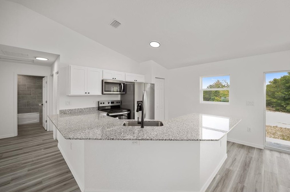 131 Commodore Rd, Dunnellon FL 34431-2214 exterior