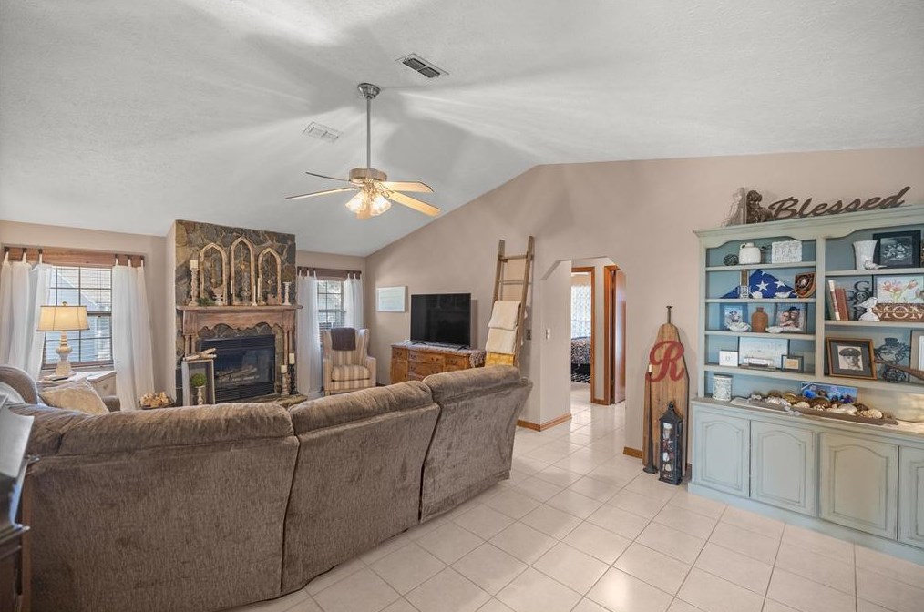 11 Almond Ct, Ocala, FL 34472-2092