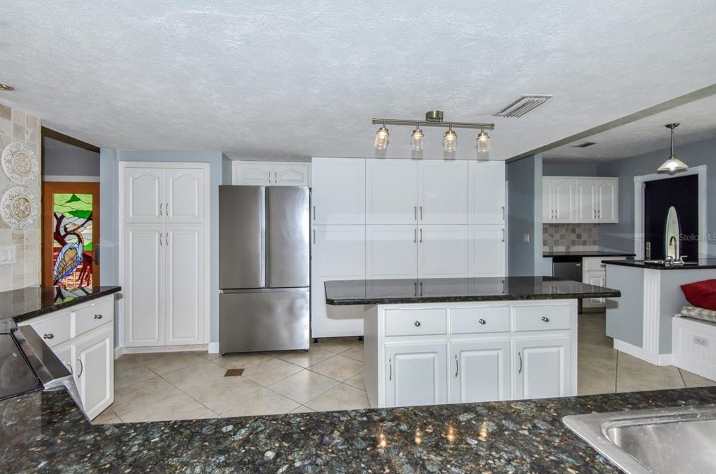 268 Shorewood Dr, Dunnellon FL 34431-3731 exterior