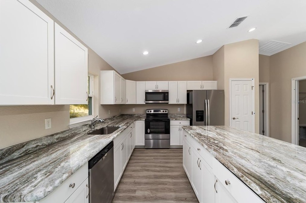 10282 N Empress Cir, Dunnellon, FL 34434