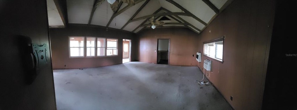2 Mill St, Welaka, FL 32193