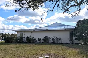 11576 W Kingfisher Ct, Crystal River, FL 34429 - Photo 4