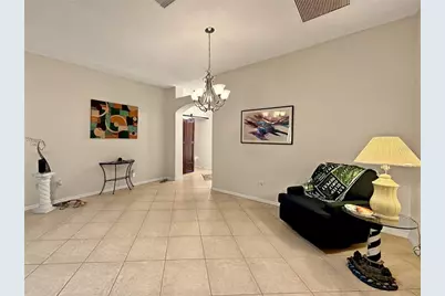 867 Castleberry Circle, The Villages, FL 32162 - Photo 8