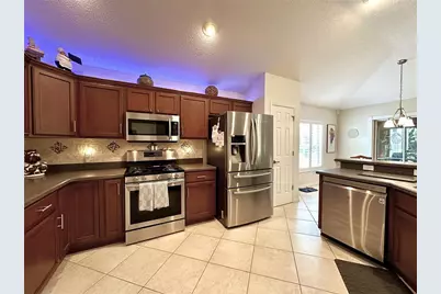 867 Castleberry Circle, The Villages, FL 32162 - Photo 10