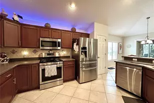 867 Castleberry Cir, The Villages, FL 32162 - Photo 10