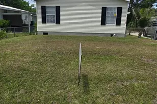 119 Walt Ln, Satsuma, FL 32189 - Photo 2