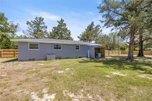 1025 NE 4th St, Chiefland, FL 32626 - Photo 6