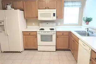 404 Amaya Ave, Lady Lake, FL 32159 - Photo 4