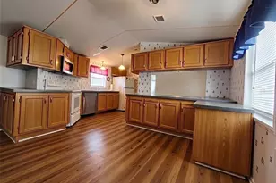 6750 NE 1st Pl, Ocala, FL 34470 - Photo 2