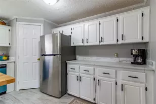 25836 Manhattan Ln, Astor, FL 32102 - Photo 20