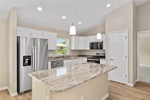 10138 SW 130th Ct, Dunnellon, FL 34432 - Photo 6