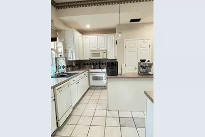 2733 Scarborough Drive, Kissimmee, FL 34744 - Photo 16