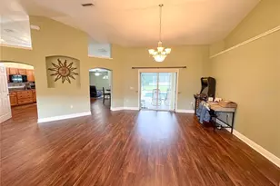 6282 NE 61st Ave Rd, Silver Springs, FL 34488 - Photo 10