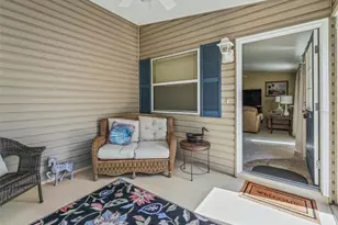 1322 Hollyberry Pl, The Villages, FL 32162 - Photo 4