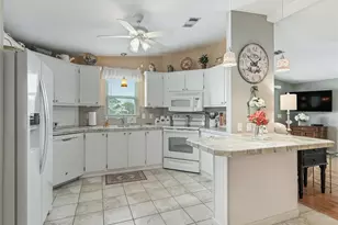 1640 Magnolia Ave, The Villages, FL 32159 - Photo 4