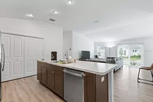 1642 Echols Ct, The Villages, FL 34762 - Photo 10