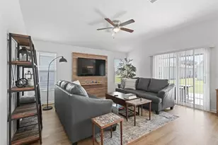 928 Veronica Ct, The Villages, FL 34762 - Photo 4