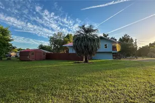 1118 Co Rd 440, Lake Panasoffkee, FL 33538 - Photo 26