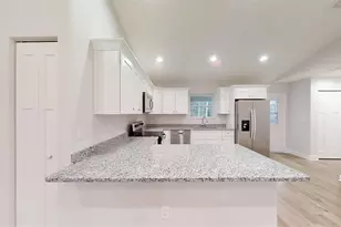 24203 SW South Hills Ct, Dunnellon, FL 34431 - Photo 12