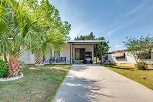 1224 Dustin Dr, Lady Lake, FL 32159 - Photo 2