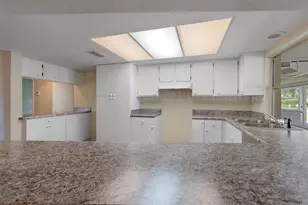 522 SE Paradise Point Rd, Crystal River, FL 34429 - Photo 20