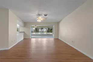 522 SE Paradise Point Rd, Crystal River, FL 34429 - Photo 12