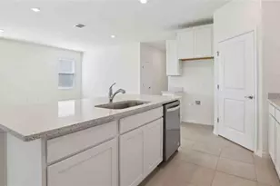 8617 Pinecrest Trl, Wildwood, FL 34785 - Photo 12