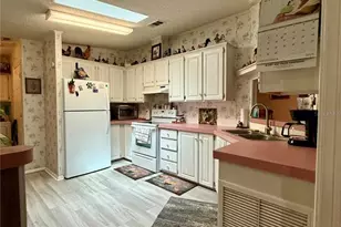 340 Debra St, Inglis, FL 34449 - Photo 14