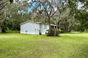 340 Debra St, Inglis, FL 34449 - Photo 4