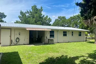 2221 S Waterman Dr, Crystal River, FL 34429 - Photo 6