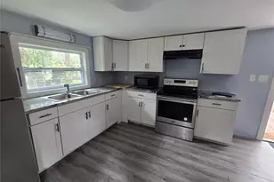 16905 SE 3rd Pl, Silver Springs, FL 34488 - Photo 4