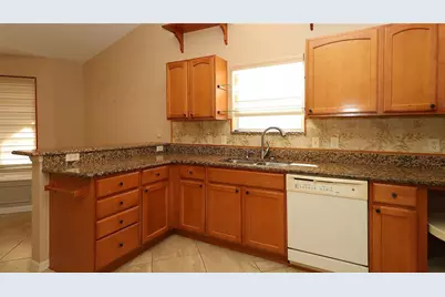 17700 SE 92nd Grantham Terrace, The Villages, FL 32162 - Photo 10