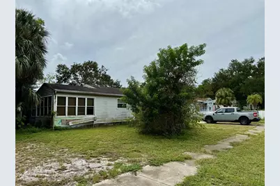 762 60th Avenue NE, Saint Petersburg, FL 33703 - Photo 1