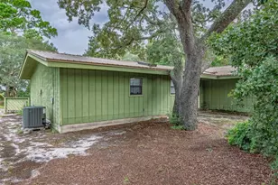 17 S Bay Shore Dr, Eastpoint, FL 32328 - Photo 4