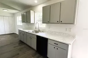 1300 NW 67th Pl, Ocala, FL 34475 - Photo 6