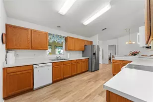 11587 SW 139th Pl, Dunnellon, FL 34432 - Photo 10