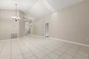 4105 Mendenwood Ln, Orlando, FL 32826 - Photo 6