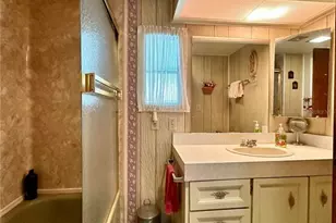 37925 Date Palm Dr, Zephyrhills, FL 33542 - Photo 14