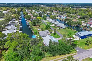 1432 SE 4th Ave, Crystal River, FL 34429 - Photo 2