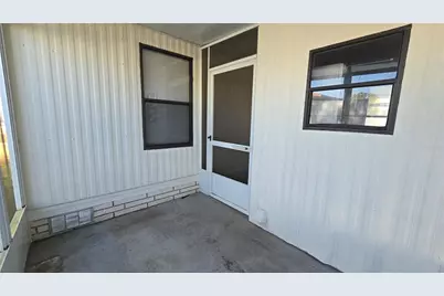 615 NE Cottage Park Lane, Leesburg, FL 34748 - Photo 16