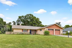 9835 Wedgewood Ln, Leesburg, FL 34788 - Photo 2