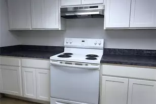 585 Fairways Cir, Ocala, FL 34472 - Photo 8