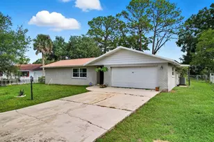 562 Silver Course Loop, Ocala, FL 34472 - Photo 4